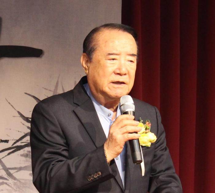 격려사를 하고 있는 박상동 동서한방병원 이사장
